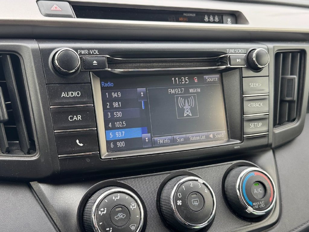 Used 2018 Toyota RAV4 LE w/ All Weather Liner Package FWD image 21