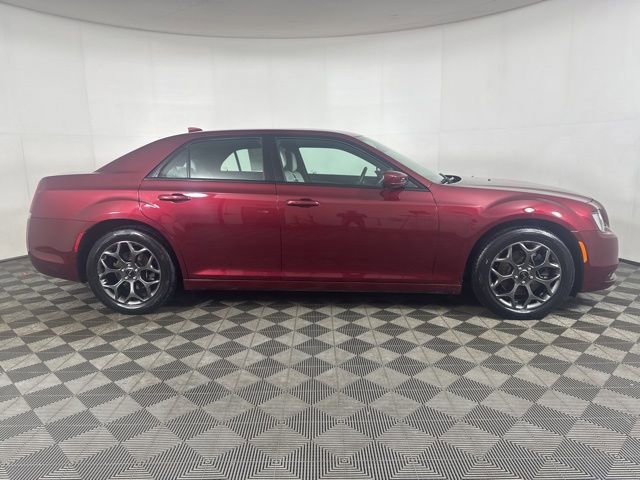 Used 2018 Chrysler 300 S image 6