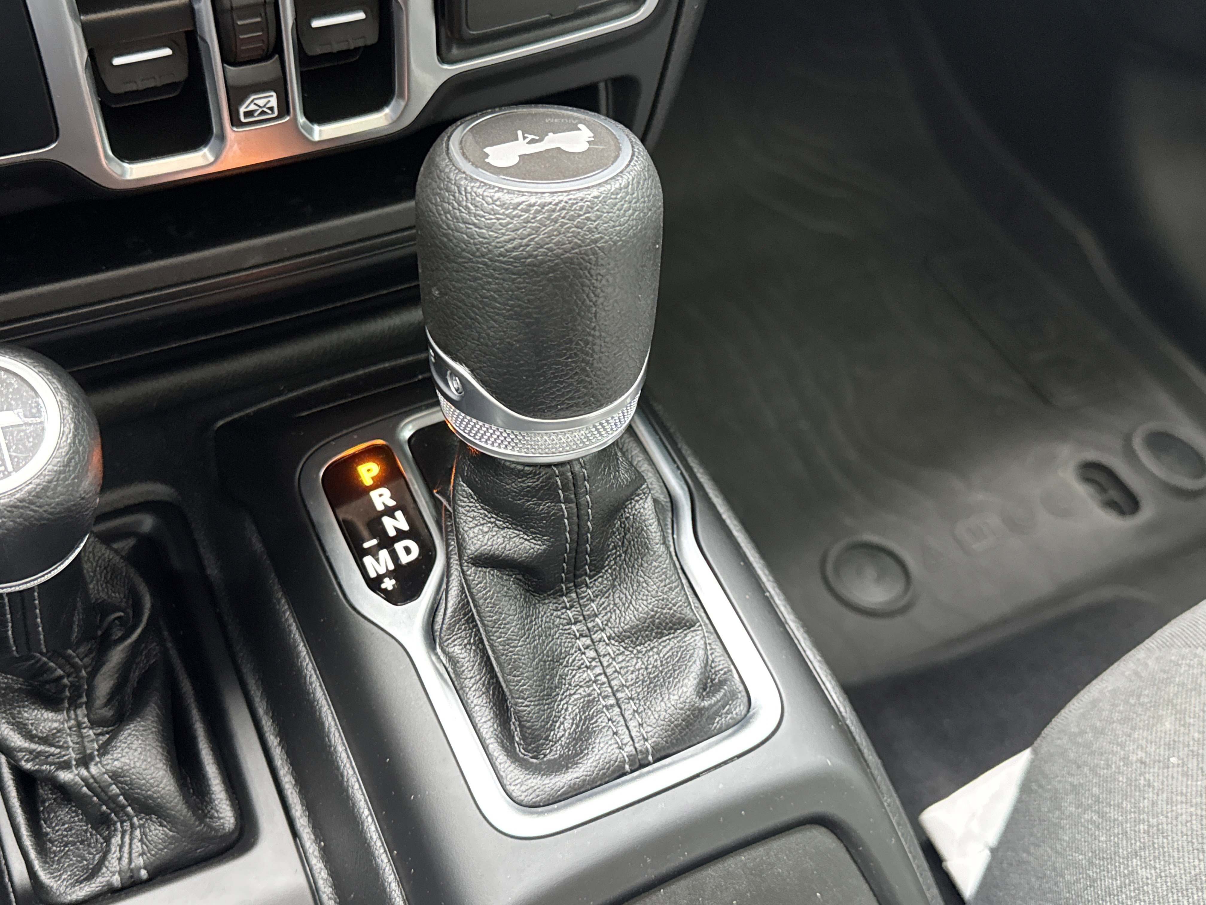 Used 2025 Jeep Wrangler Unlimited Sport AWD/4WD image 22