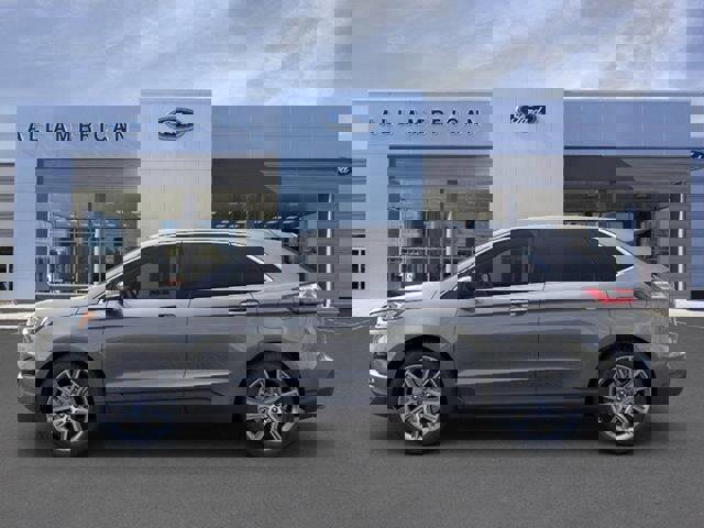 Certified 2022 Ford Edge Titanium AWD/4WD image 3