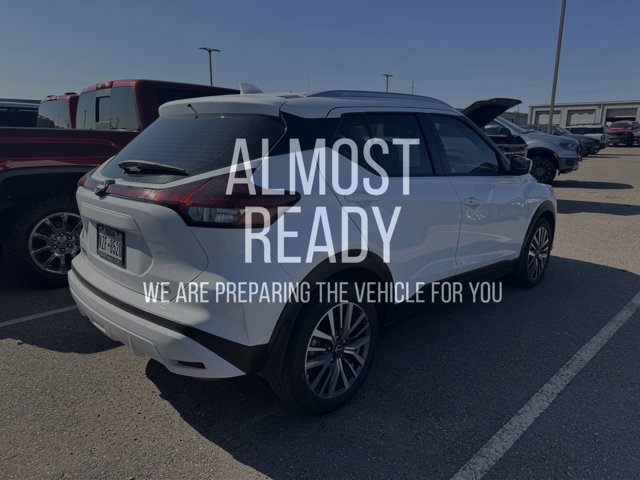 Used 2024 Nissan Kicks SV image 3