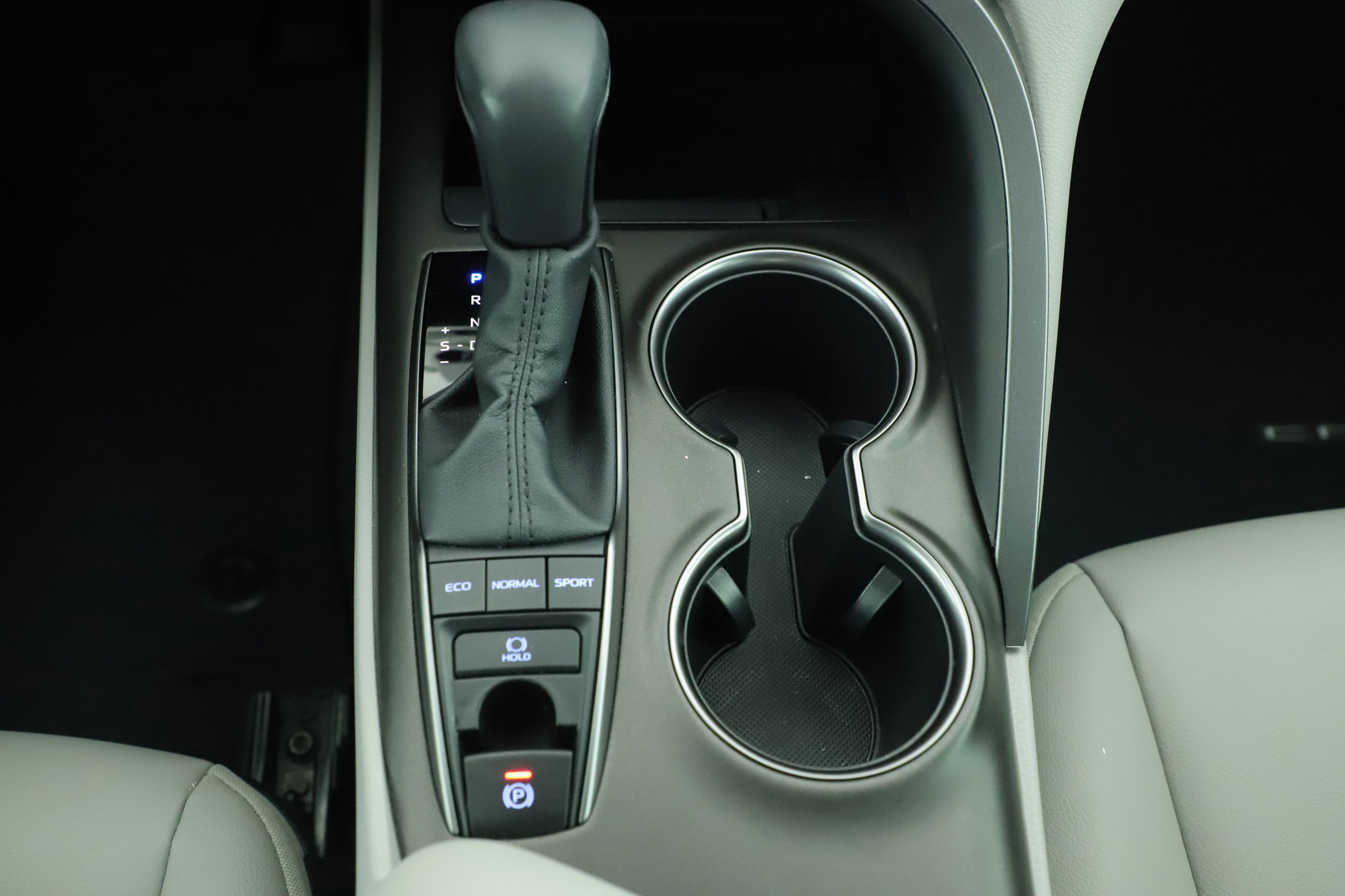 Used 2023 Toyota Camry SE image 24