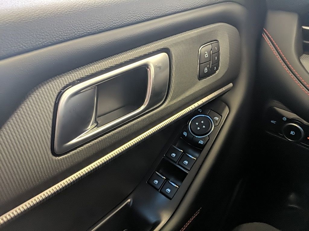Certified 2025 Ford Explorer ST-Line w/ Premium Package image 28