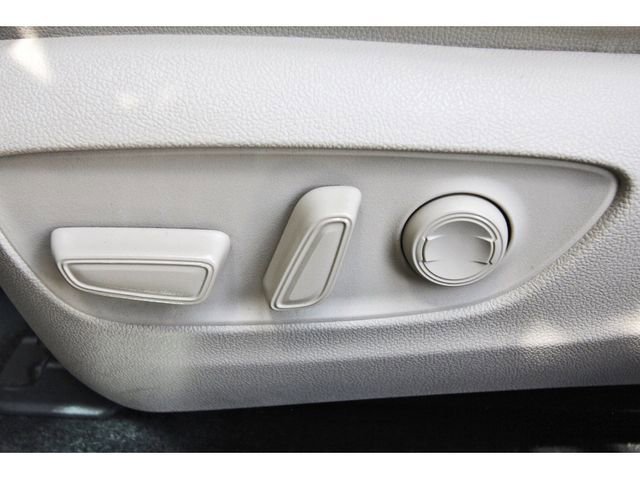 Used 2023 Toyota Highlander XLE FWD image 29