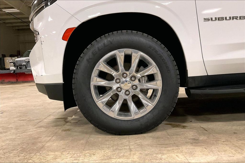 Used 2023 Chevrolet Suburban Premier image 11