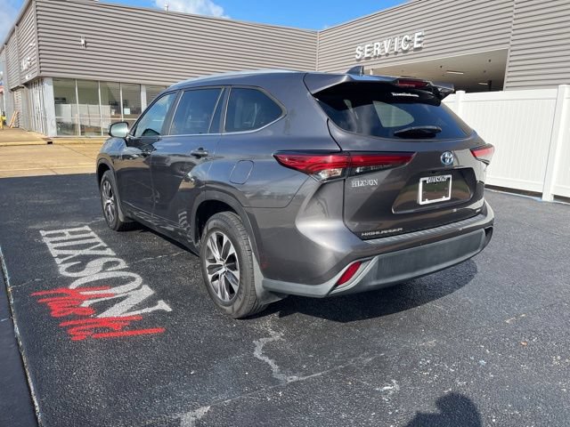 Used 2023 Toyota Highlander XLE FWD image 5