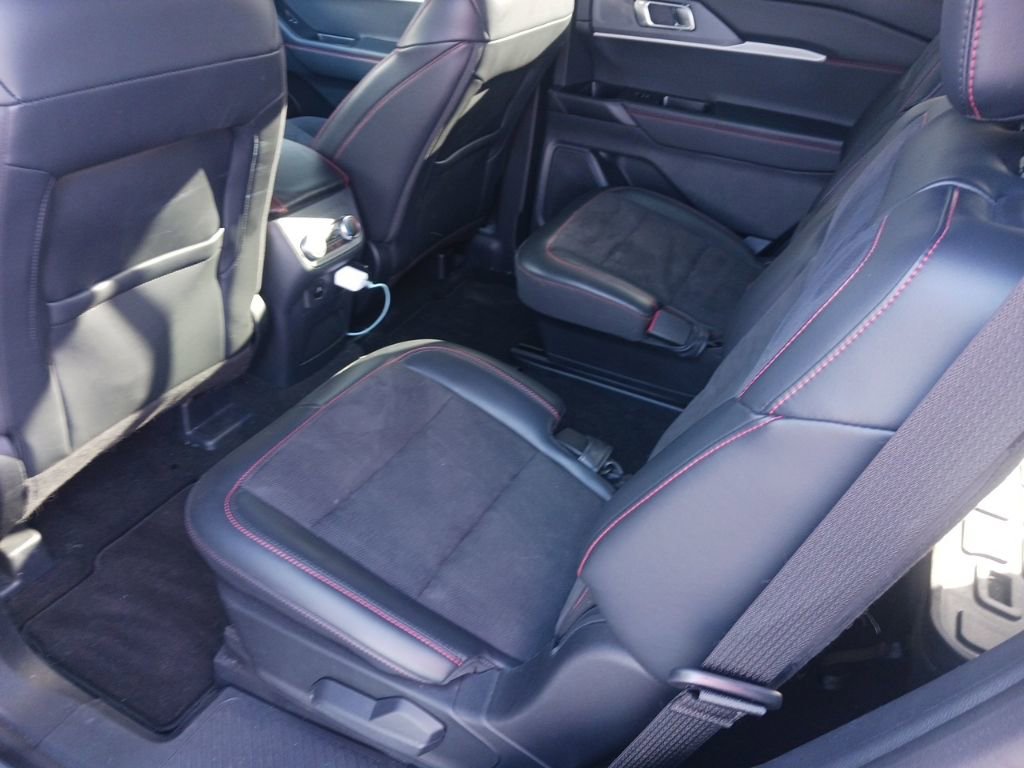 Certified 2025 Ford Explorer ST AWD/4WD image 8