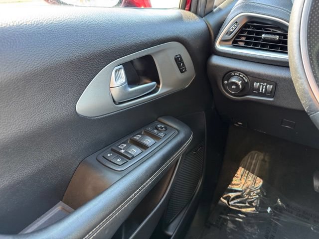Used 2020 Chrysler Pacifica Limited w/ Advanced Safetytec Group FWD image 32