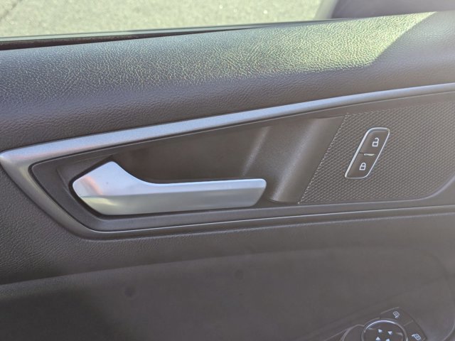 Certified 2023 Ford Edge SE w/ Black Appearance Package image 15