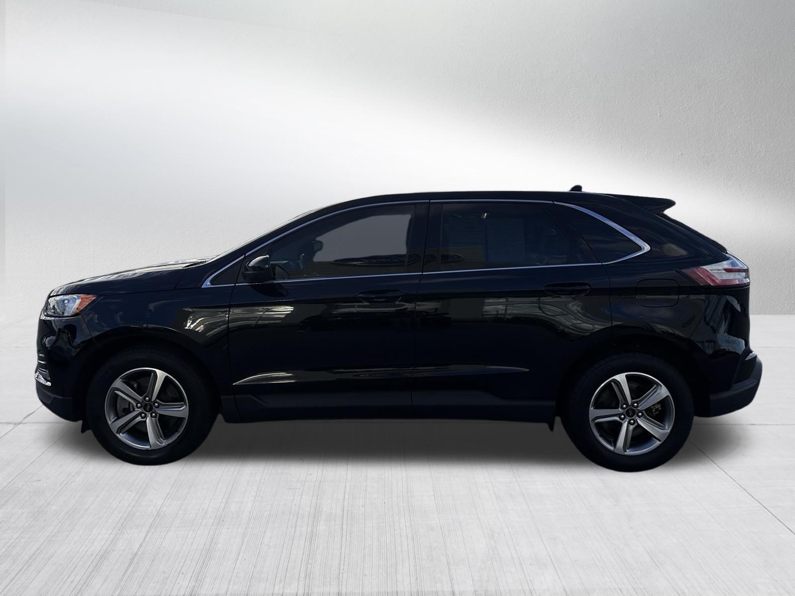 Certified 2024 Ford Edge SEL w/ Convenience Package AWD/4WD image 4