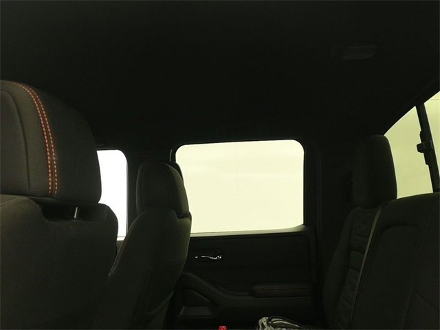 Used 2025 Nissan Frontier PRO-4X w/ Pro Convenience Package image 11