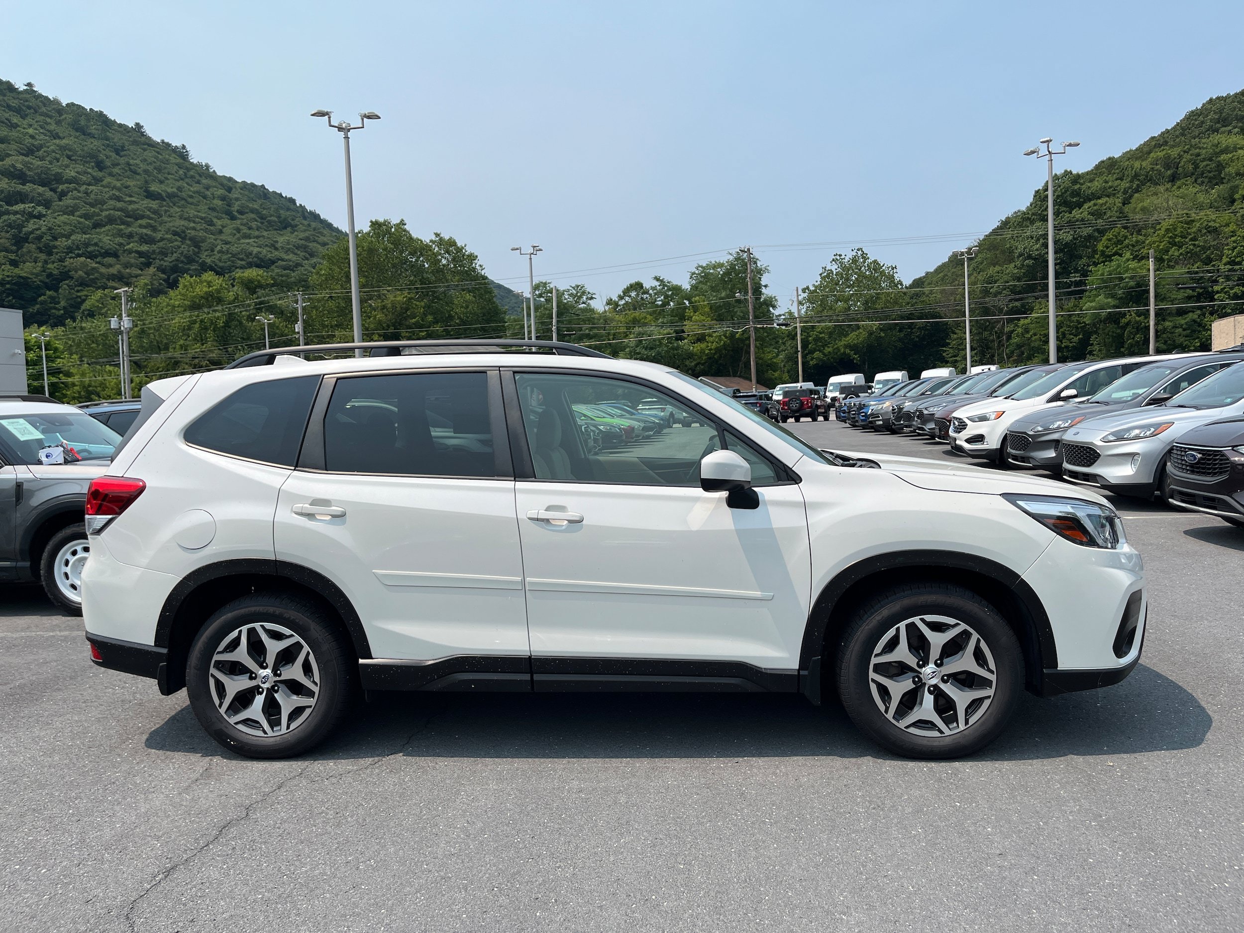 Used 2021 Subaru Forester Premium AWD/4WD image 5