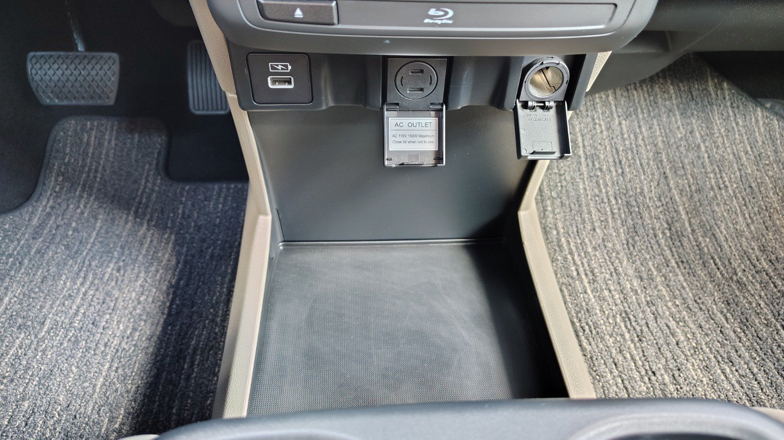 Used 2023 Honda Odyssey Elite image 37