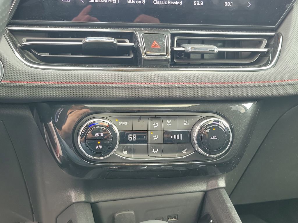 Used 2024 Chevrolet TrailBlazer RS w/ Convenience Package image 28