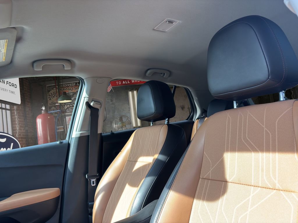 Used 2020 Chevrolet Trax LT w/ LT Convenience Package image 16