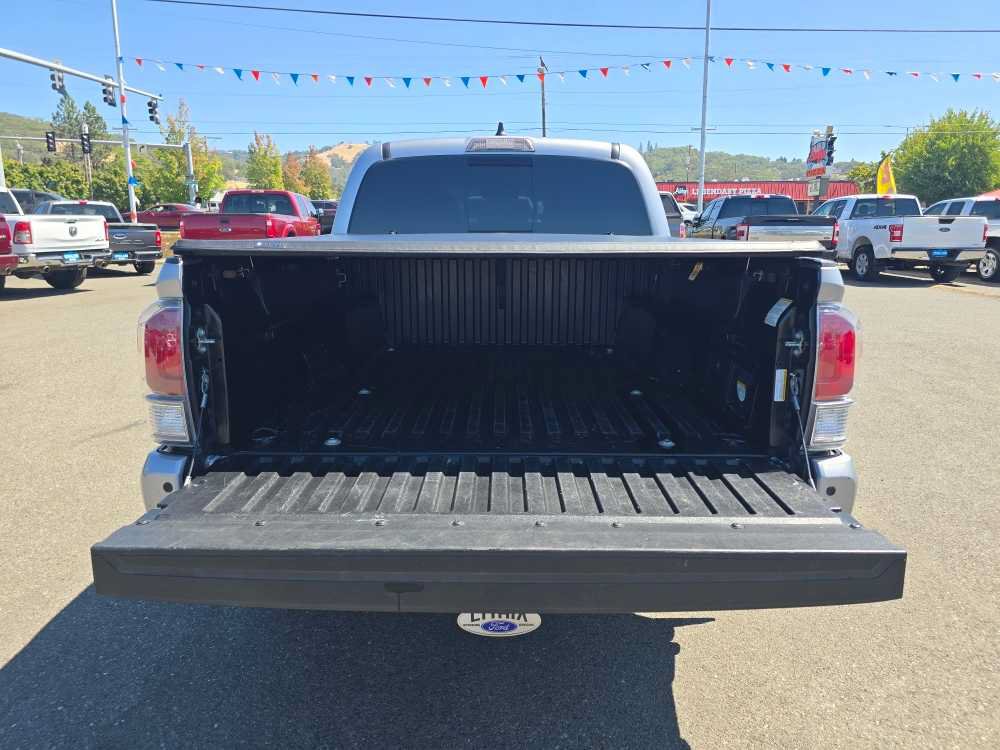 Used 2020 Toyota Tacoma TRD Sport w/ Technology Package AWD/4WD image 19
