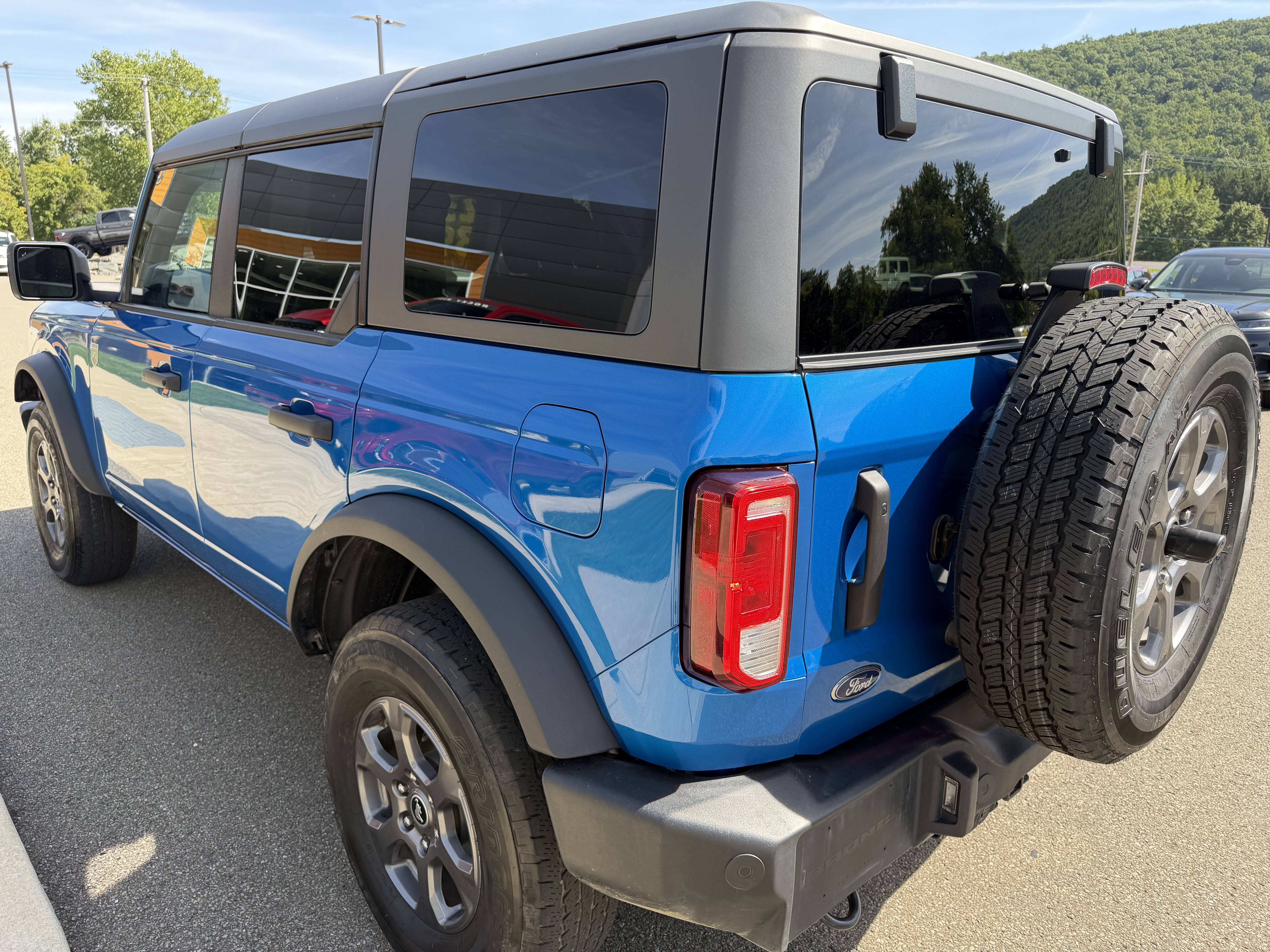 Certified 2023 Ford Bronco Big Bend AWD/4WD image 2