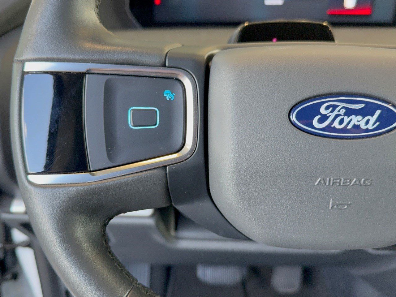 Certified 2025 Ford Expedition Active AWD/4WD image 18