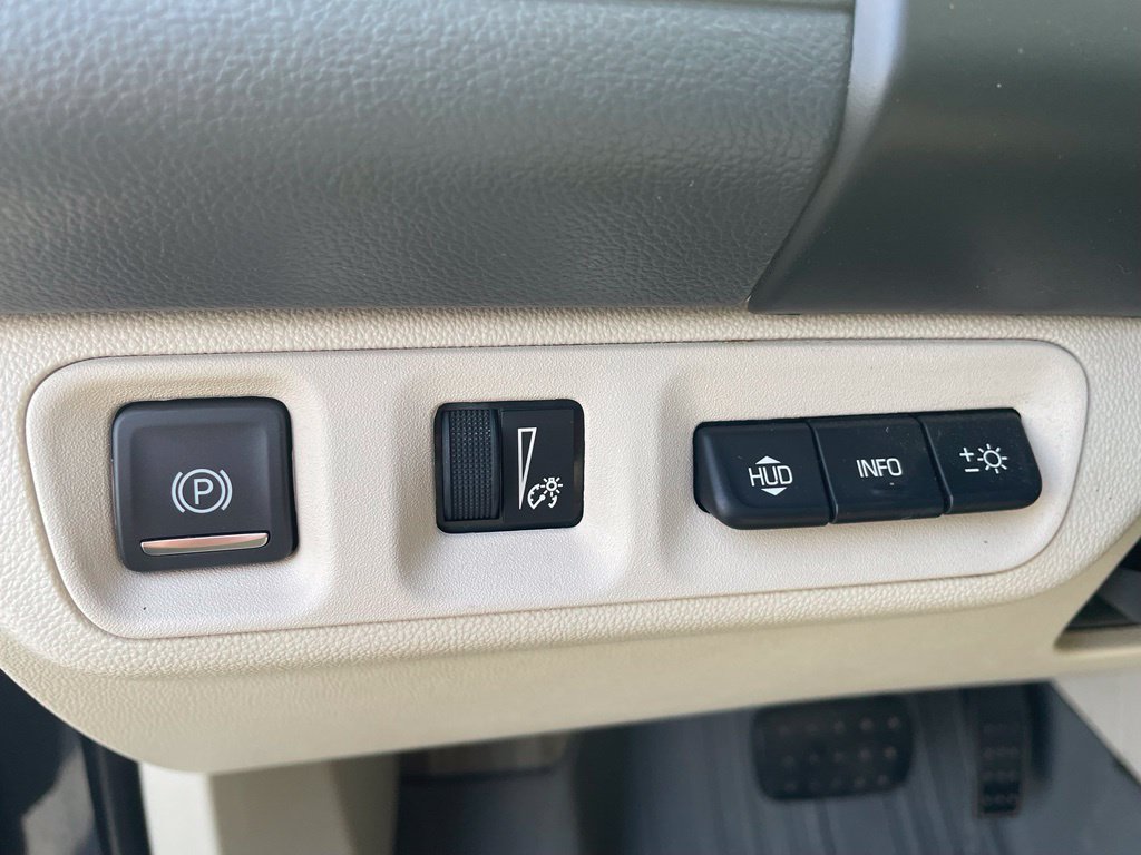 Used 2021 GMC Acadia Denali w/ Denali Technology Package FWD image 13