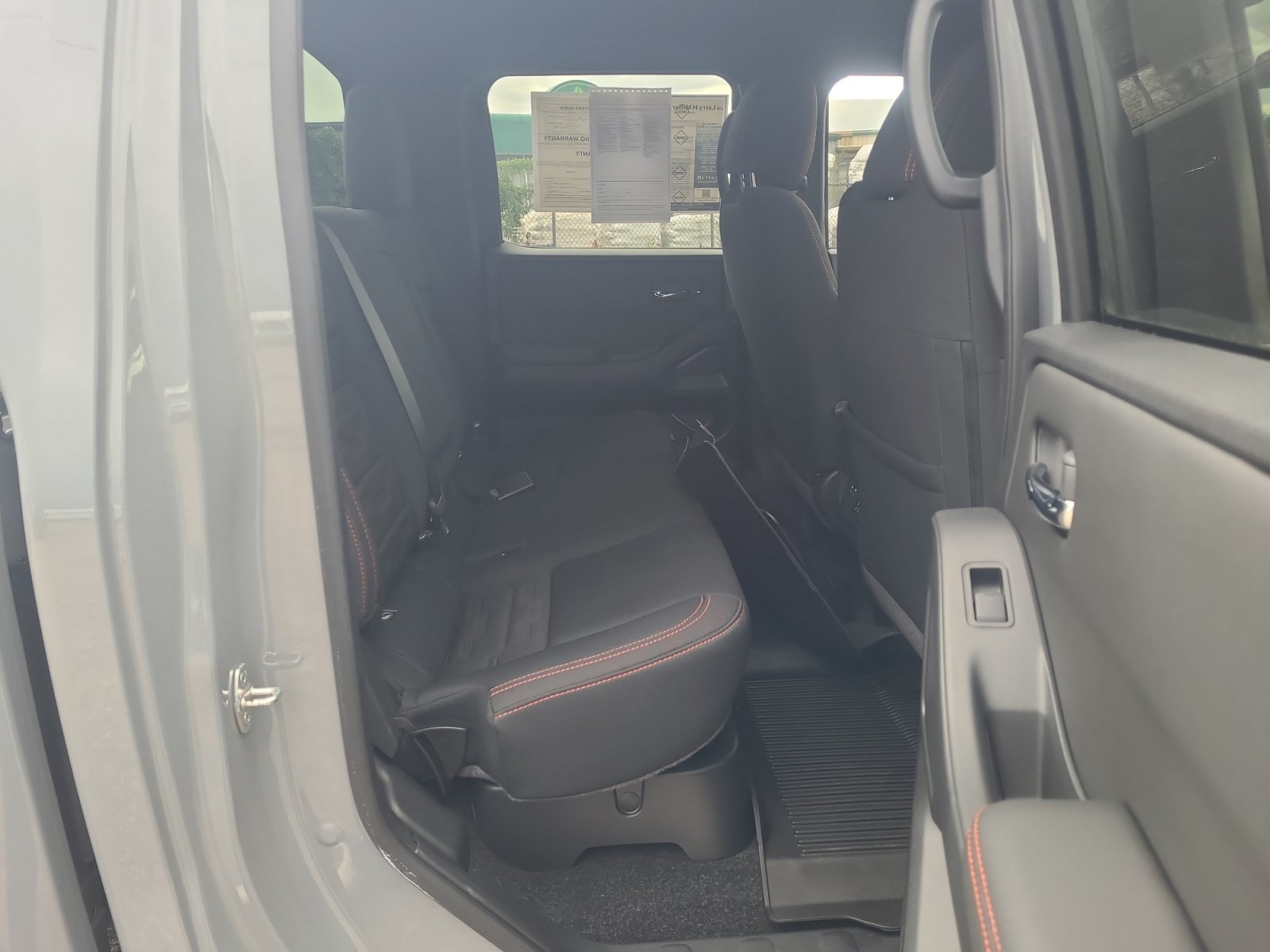 Used 2023 Nissan Frontier PRO-4X w/ Pro Convenience Package AWD/4WD image 18