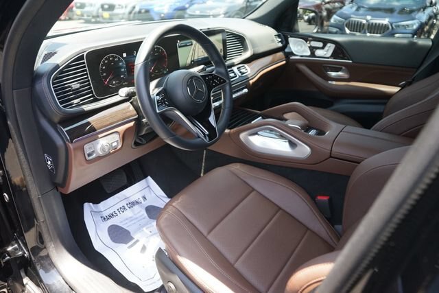 Used 2025 Mercedes-Benz GLS 450 4MATIC image 8