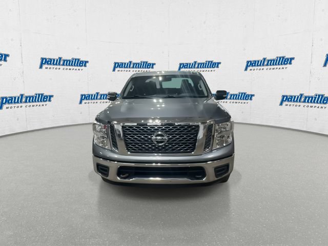 Used 2018 Nissan Titan SV AWD/4WD image 3