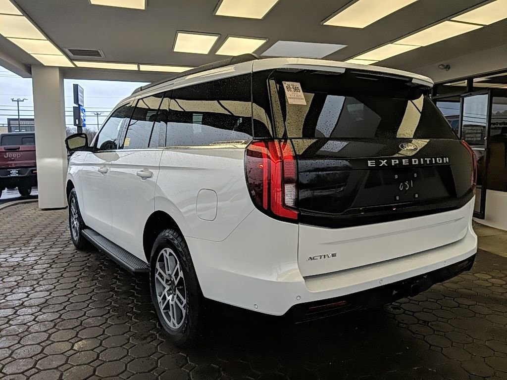 Certified 2025 Ford Expedition Active image 8