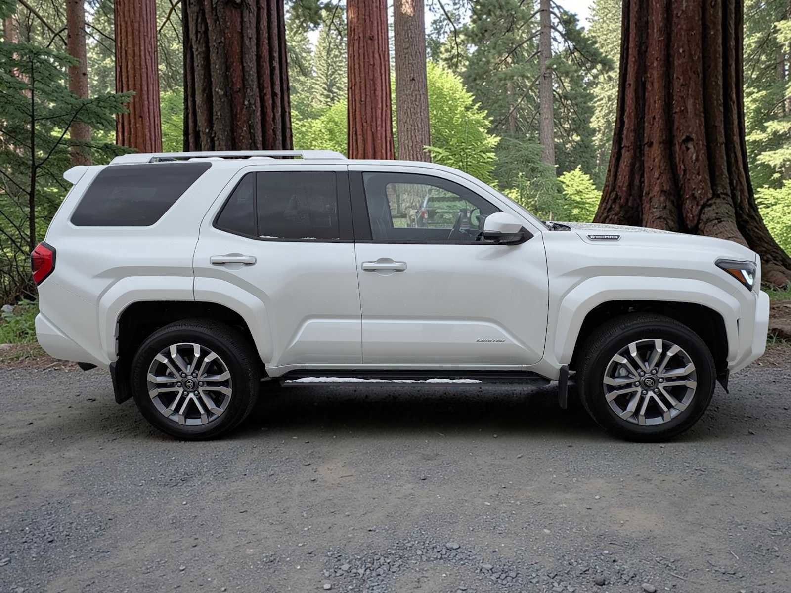 Used 2025 Toyota 4Runner Limited AWD/4WD image 7