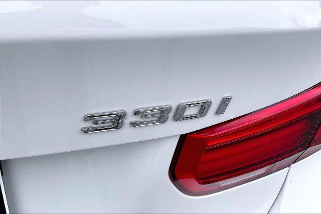 Used 2017 BMW 330i xDrive Sedan AWD/4WD image 32