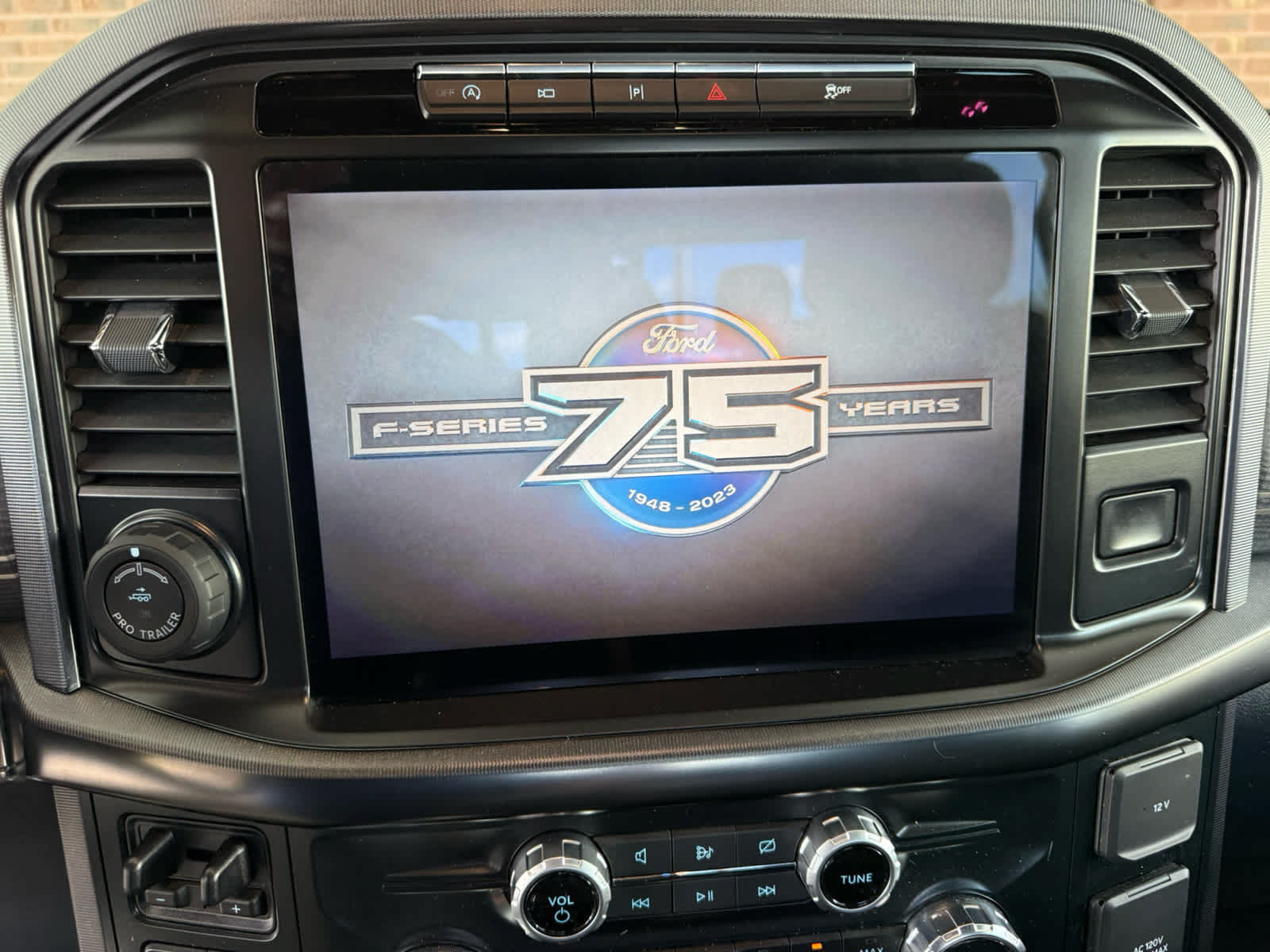 Certified 2023 Ford F150 Platinum w/ Equipment Group 701A High AWD/4WD image 15