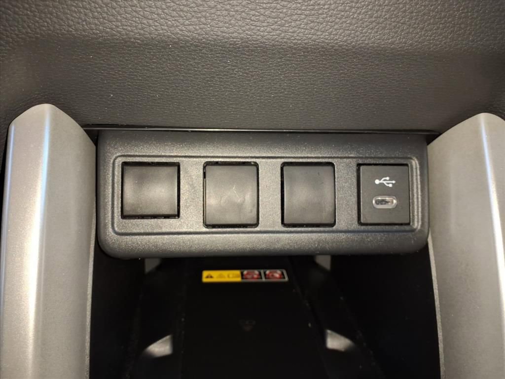 Used 2024 Toyota Corolla Cross LE w/ Moonroof Package image 13