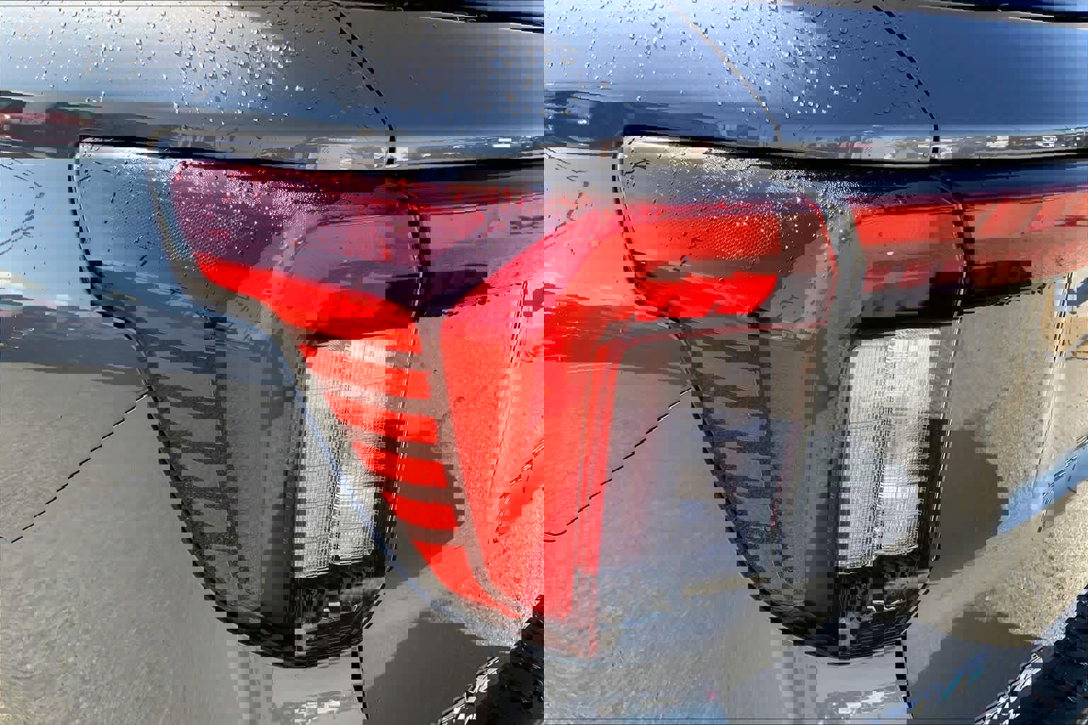 Certified 2025 Ford Explorer Active image 27