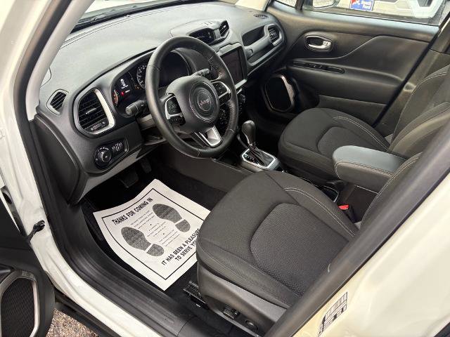 Used 2023 Jeep Renegade Latitude w/ Premium Group image 11