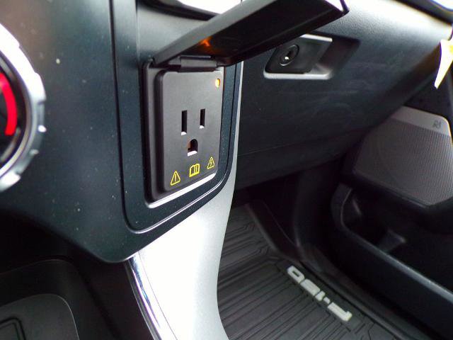 Certified 2025 Ford F150 XLT w/ Equipment Group 303A High image 19