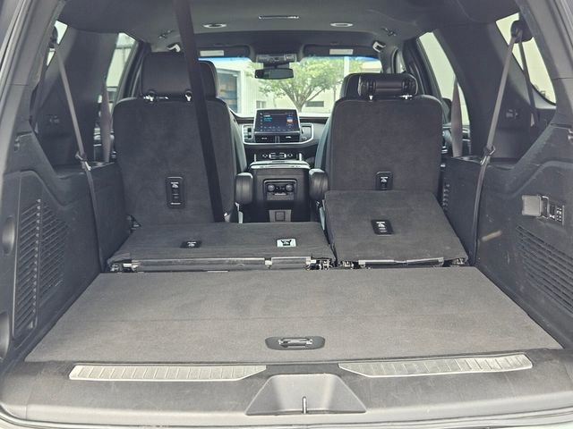 Used 2023 Chevrolet Suburban Premier RWD image 16