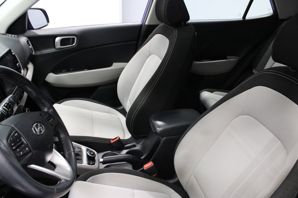 Used 2024 Hyundai Venue SEL FWD image 19