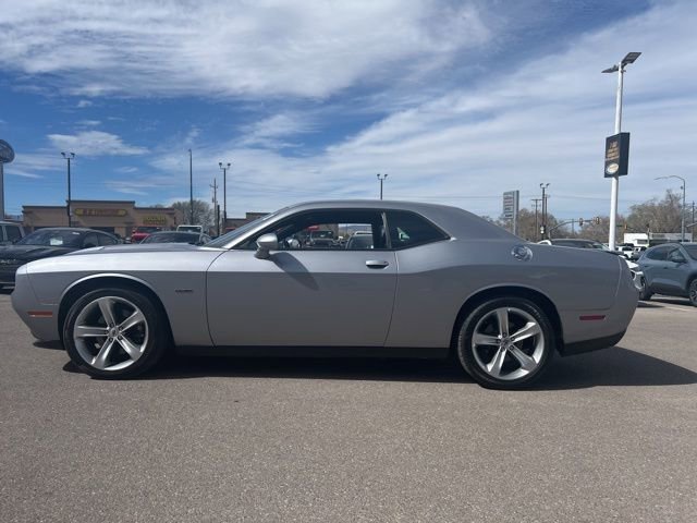 Used 2017 Dodge Challenger R/T image 3