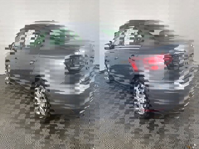 Used 2017 Volkswagen Jetta S image 6