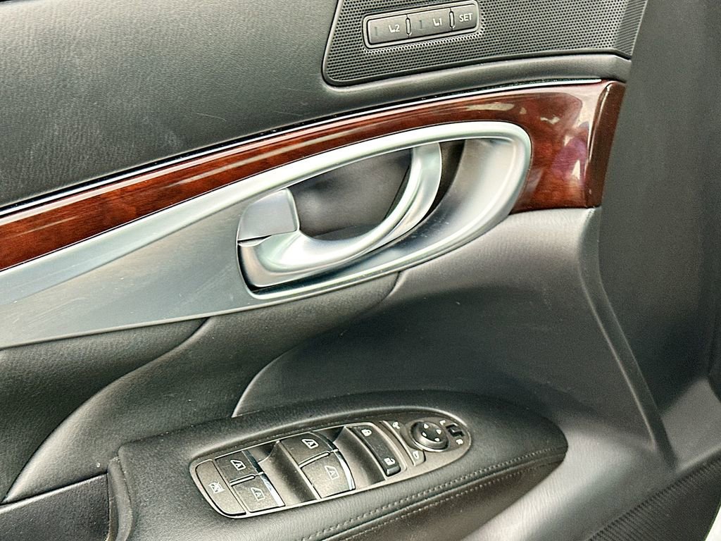 Used 2018 INFINITI Q70 Luxe w/ Proactive Package AWD/4WD image 21