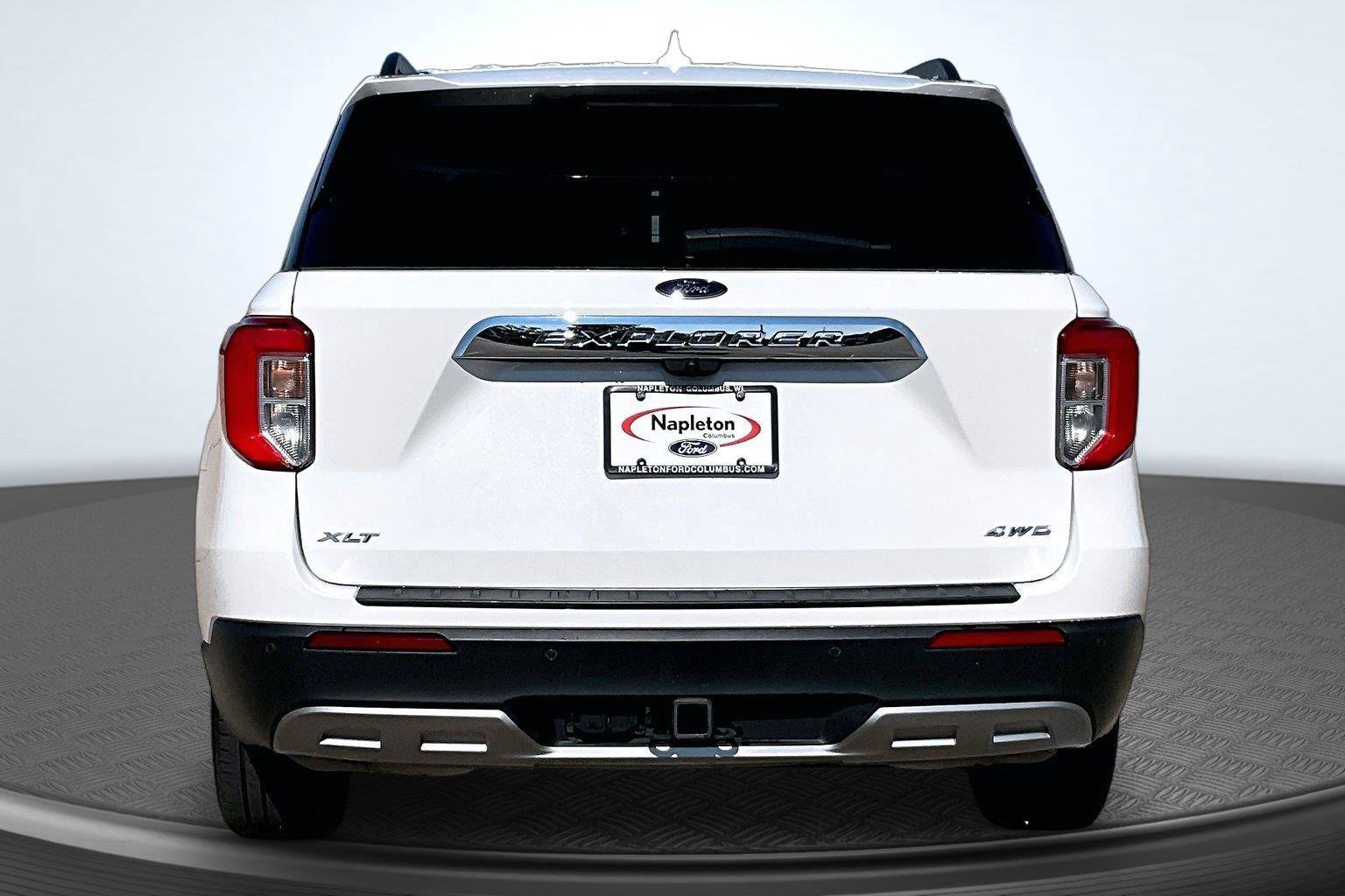 Certified 2023 Ford Explorer XLT w/ Equipment Group 202A AWD/4WD image 4