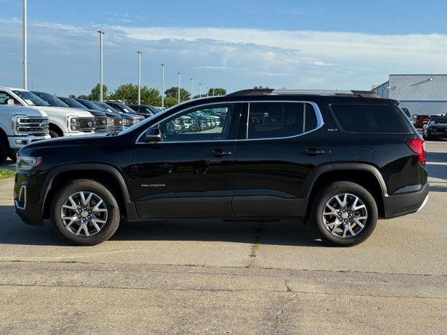 Used 2023 GMC Acadia SLT image 2