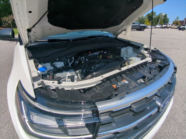 Certified 2025 Ford Explorer Active w/ Active Comfort Package AWD/4WD image 30