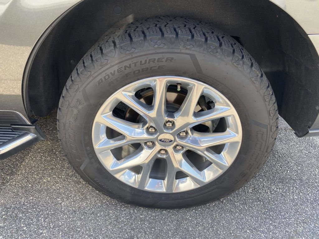 Certified 2021 Ford Expedition XLT RWD image 3