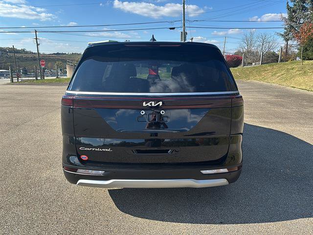 Used 2022 Kia Carnival EX FWD image 3