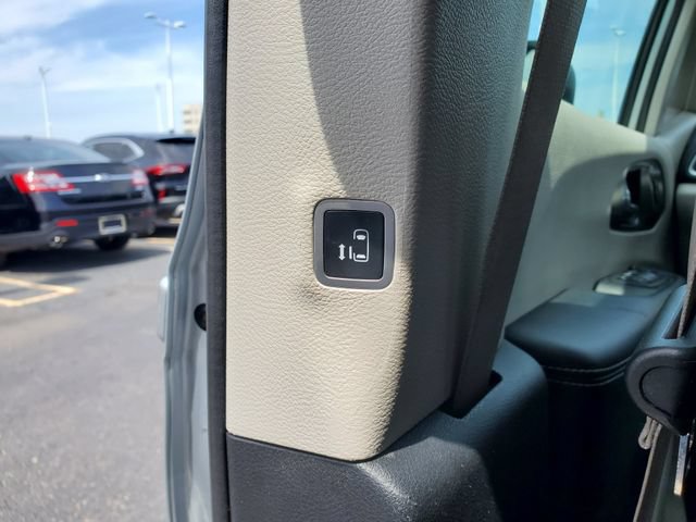 Used 2023 Chrysler Pacifica Touring-L FWD image 29
