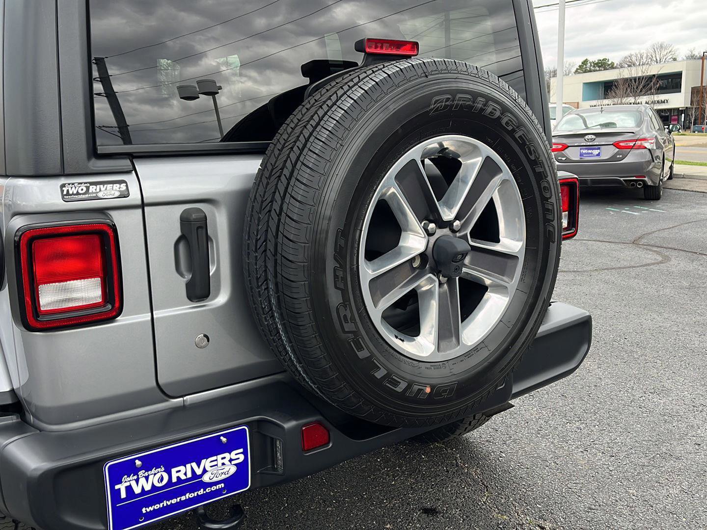 Used 2019 Jeep Wrangler Unlimited Sahara image 14