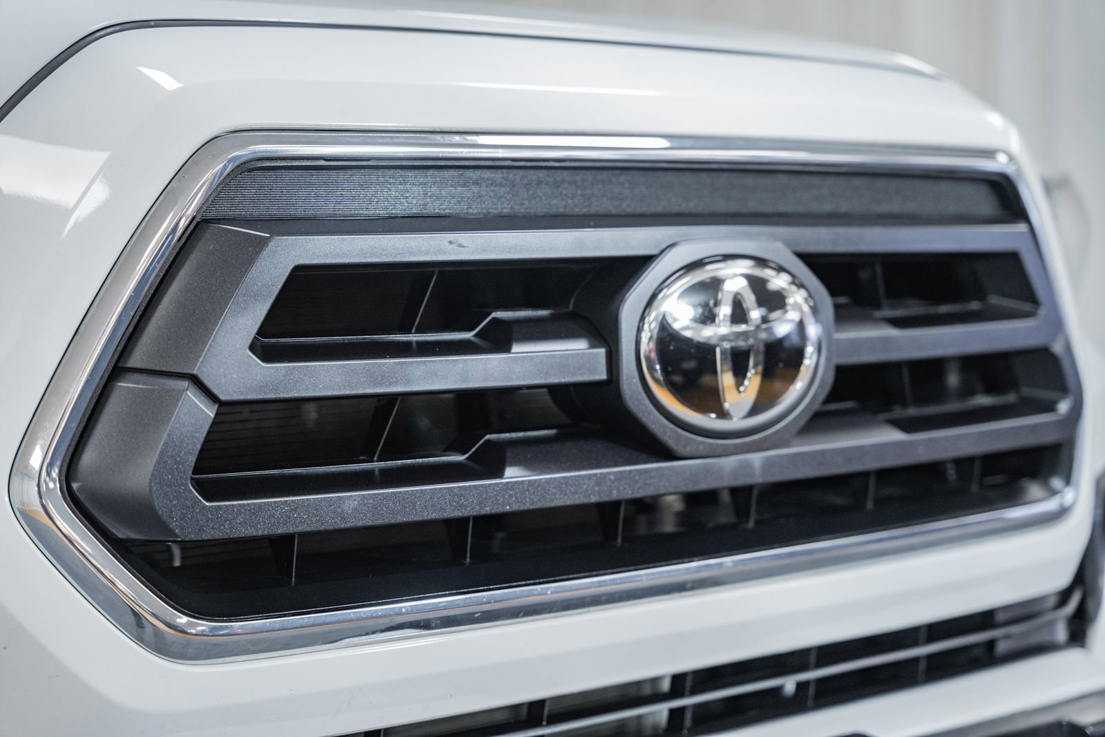 Used 2020 Toyota Tacoma SR5 image 13