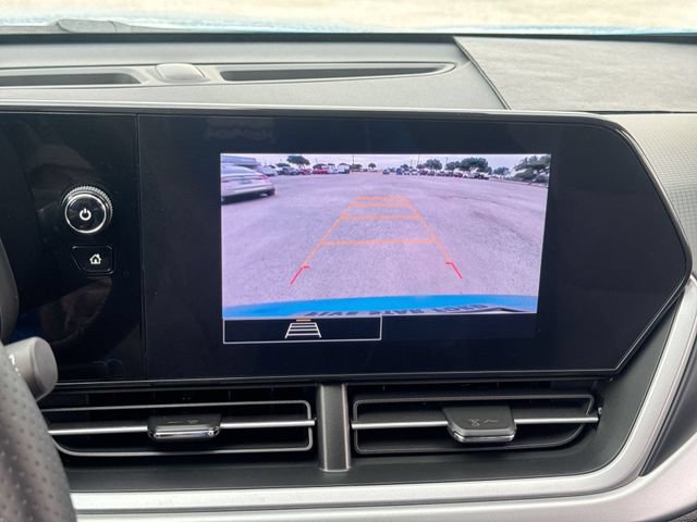 Used 2025 Chevrolet Trax RS w/ Sunroof Package FWD image 17