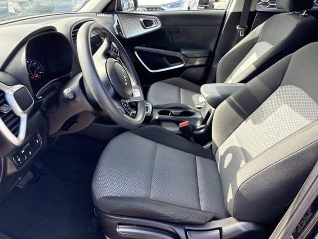 Used 2022 Kia Soul LX w/ Technology Package FWD image 25