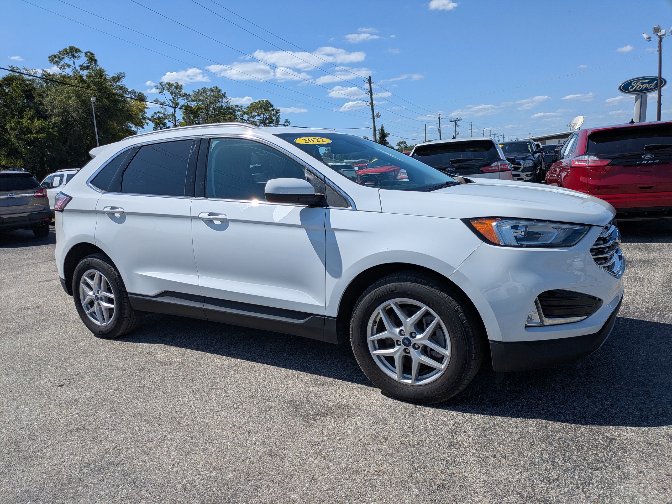 Certified 2022 Ford Edge SEL w/ Convenience Package AWD/4WD image 2